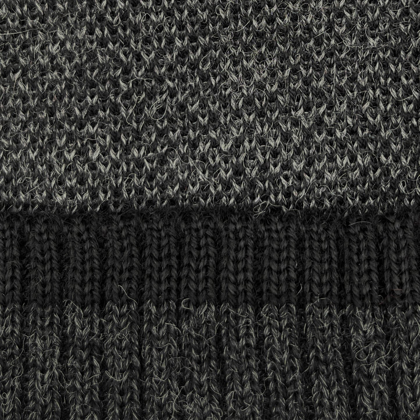 Alpaca Beanie - Trigo - Coal